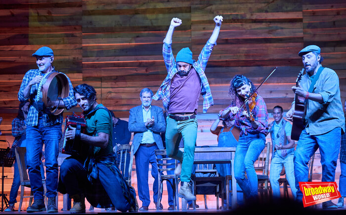 PHOTOS: COME FROM AWAY se presenta en el Teatro Marquina de Madrid Image