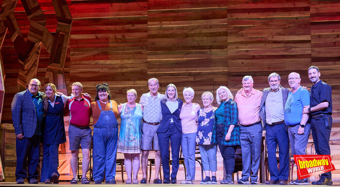 PHOTOS: COME FROM AWAY se presenta en el Teatro Marquina de Madrid  Image