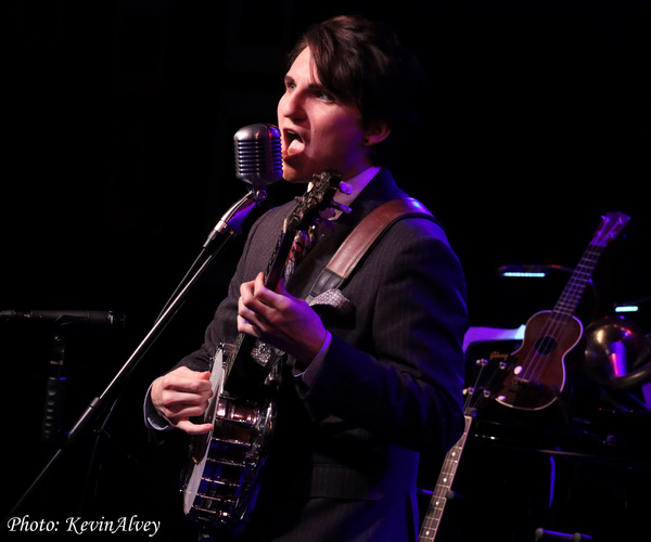 Photos: Bryce Edwards Brings Another Frivolity Hour To Birdland Image