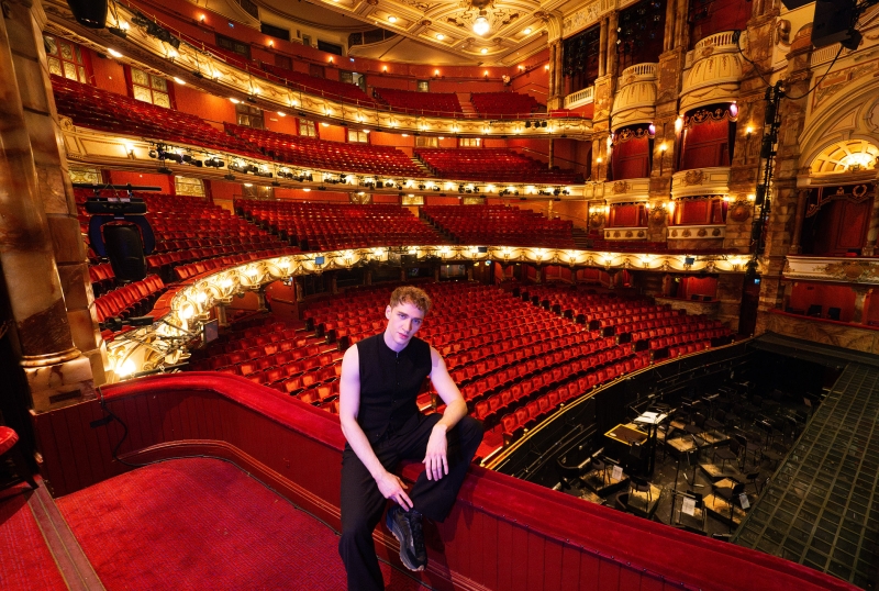 Review: KIRILL RICHTER - THE SANDS OF TIME, London Coliseum Image