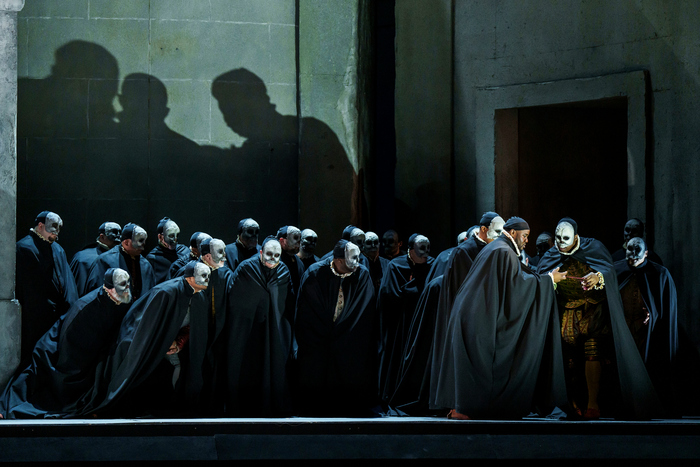 Photos: Lyric Opera of Chicago Presents Verdi's RIGOLETTO Image
