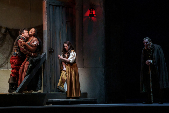 Photos: Lyric Opera of Chicago Presents Verdi's RIGOLETTO Image