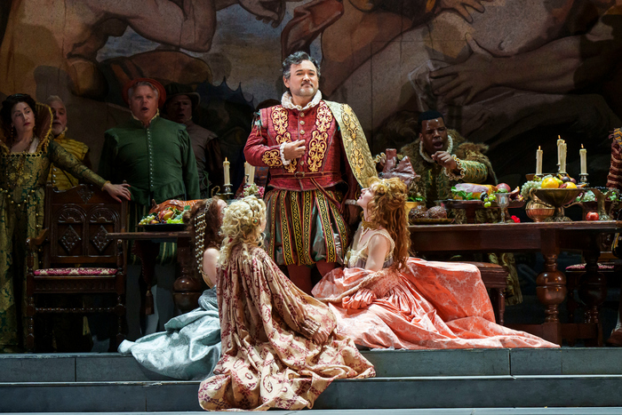 Photos: Lyric Opera of Chicago Presents Verdi's RIGOLETTO Image