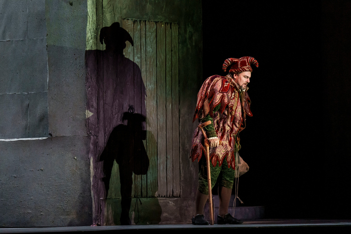 Photos: Lyric Opera of Chicago Presents Verdi's RIGOLETTO Image