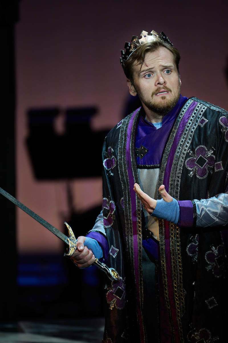 Review: CAMELOT at Village Theatre Image
