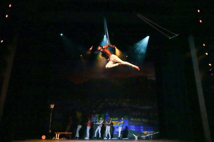 Photos: MOYA by Zip Zap Circus at Children's Theatre Company Image