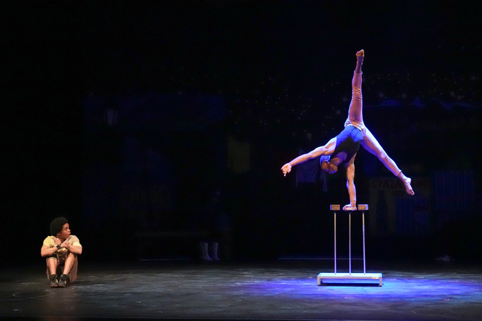 Photos: MOYA by Zip Zap Circus at Children's Theatre Company Image