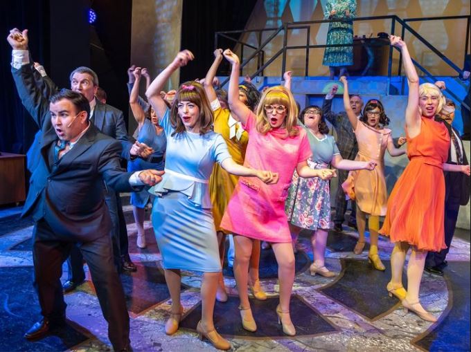 Review: HOW TO SUCCEED IN BUSINESS WITHOUT REALLY TRYING at Palm Canyon Theatre  Image