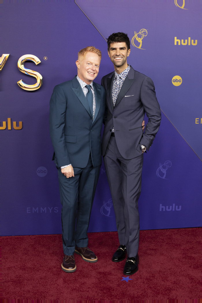 Photos: Inside the 76th Emmy Awards With Jeremy Allen White, Elizabeth Debicki & More  Image