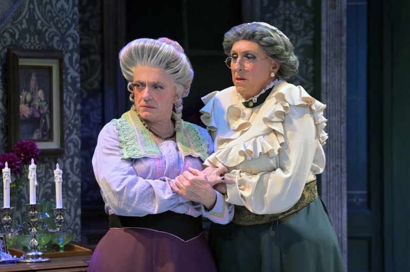 Review: ARSENIC AND OLD LACE at Center Rep  Image