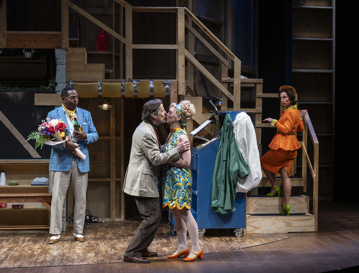 Photos: NOISES OFF at Steppenwolf Theatre Company  Image