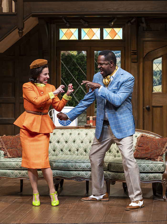 Photos: NOISES OFF at Steppenwolf Theatre Company  Image