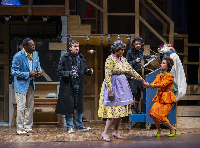 Photos: NOISES OFF at Steppenwolf Theatre Company  Image