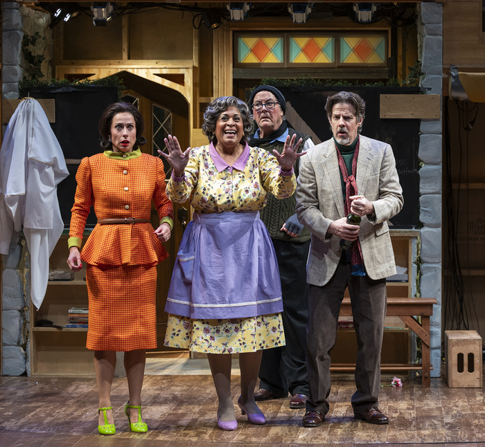 Photos: NOISES OFF at Steppenwolf Theatre Company  Image