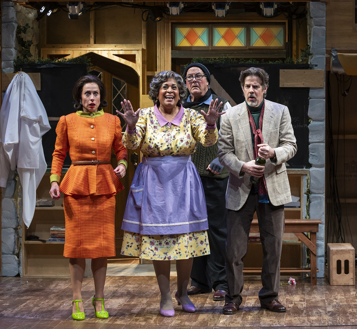 Photos: NOISES OFF at Steppenwolf Theatre Company Image