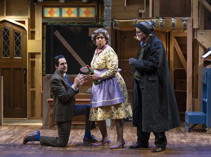 Photos: NOISES OFF at Steppenwolf Theatre Company  Image