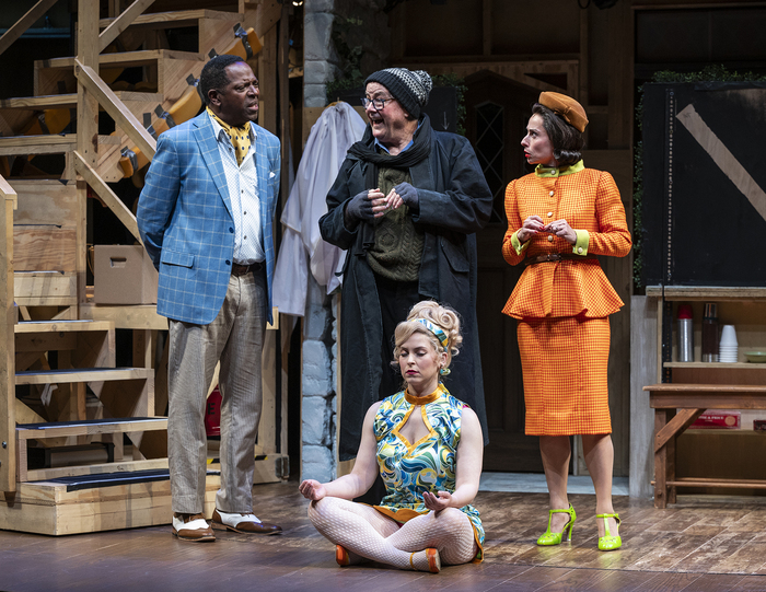 Photos: NOISES OFF at Steppenwolf Theatre Company  Image