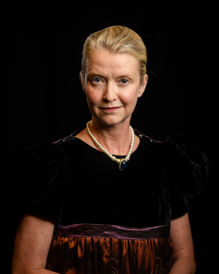 Photos: Jamie Ballard Stars In MACBETH At The Curtain Image