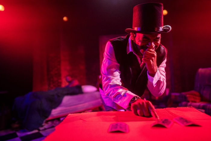 Photos: TOPDOG/UNDERDOG at The Gift Theatre Image