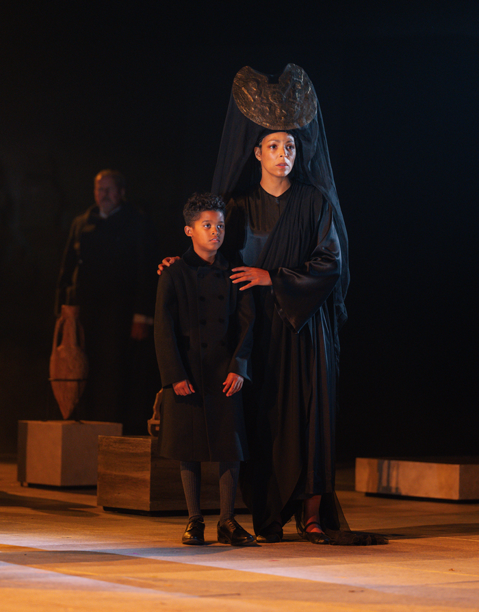 Photos: First Look At David Oyelowo And More In CORIOLANUS At The National Theatre Image
