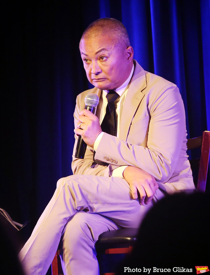 Photos: Alec Mapa Returns to the Laurie Beechman Theatre Image