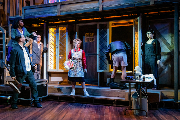 Photos: NOISES OFF at the Alley Theatre Image