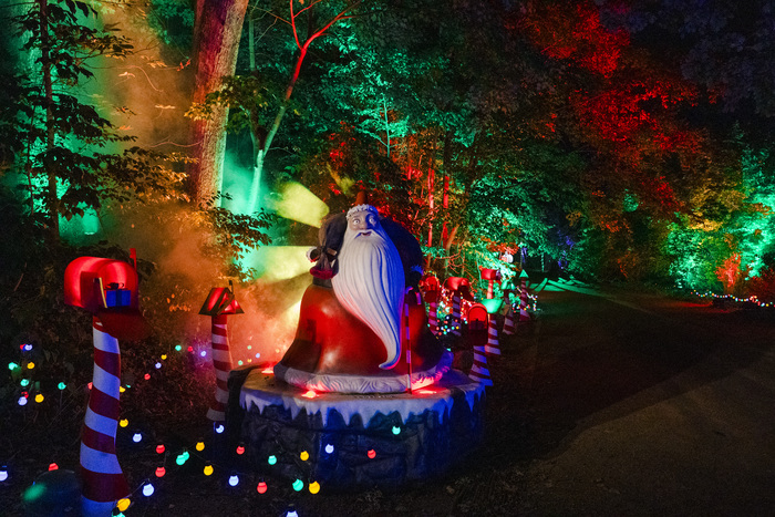 Photos: Inside THE NIGHTMARE BEFORE CHRISTMAS Light Trail at the New York Botanical Garden  Image