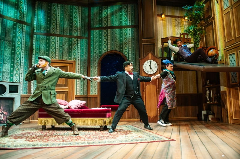 Review: THE PLAY THAT GOES WRONG at SF Playhouse Image