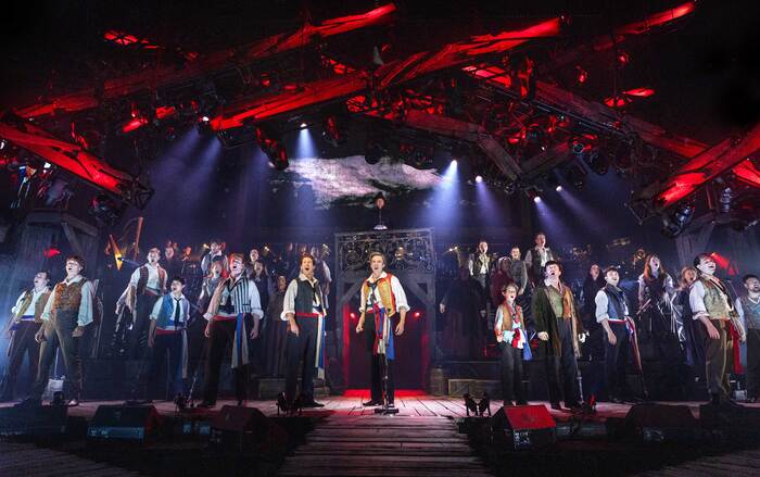 Photos: LES MISERABLES THE ARENA SPECTACULAR Kicks Off World Tour  Image