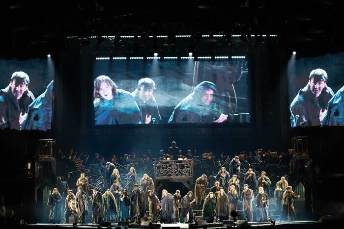 Photos: LES MISERABLES THE ARENA SPECTACULAR Kicks Off World Tour Image