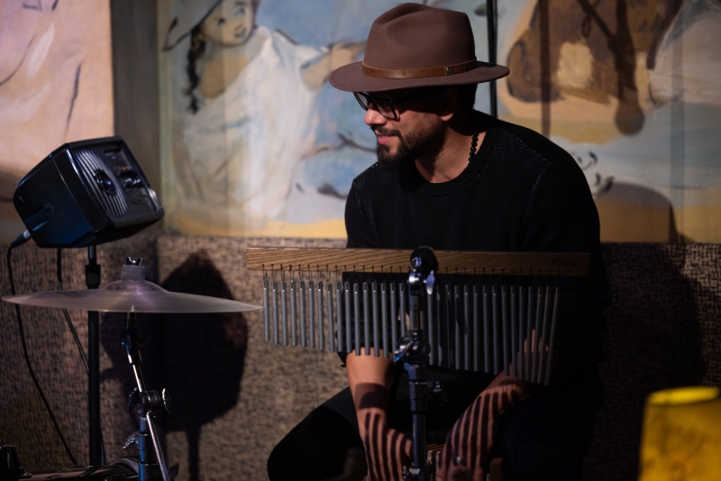 Review: Julio Iglesias, Jr. Makes His Café Carlyle Debut with TIMELESS Image