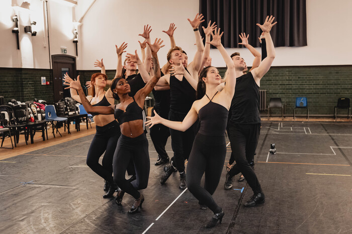 Photos: Faye Brookes, Djalenga Scott, and More in Rehearsal For the UK Tour of CHICAGO  Image