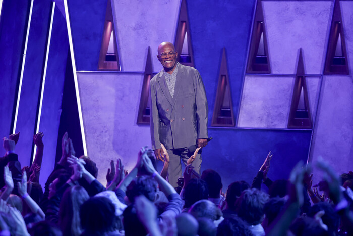 Photos: Jennifer Hudson, Mariah Carey, & More Perform at the AMERICAN MUSIC AWARDS 50TH ANNIVERSARY SPECIAL Image