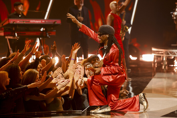 Photos: Jennifer Hudson, Mariah Carey, & More Perform at the AMERICAN MUSIC AWARDS 50TH ANNIVERSARY SPECIAL Image