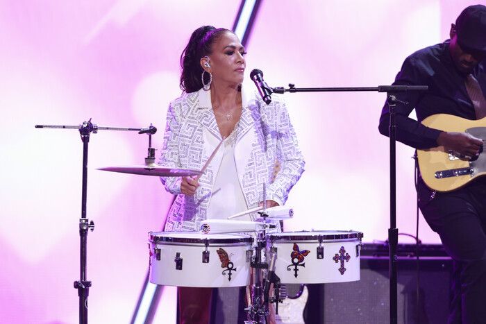 Photos: Jennifer Hudson, Mariah Carey, & More Perform at the AMERICAN MUSIC AWARDS 50TH ANNIVERSARY SPECIAL Image