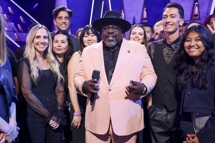 Photos: Jennifer Hudson, Mariah Carey, & More Perform at the AMERICAN MUSIC AWARDS 50TH ANNIVERSARY SPECIAL Image