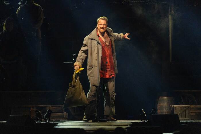 Photos: Killian Donnelly, Jac Yarrow, and More in LES MISERABLES THE ARENA SPECTACULAR  Image