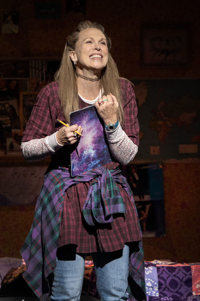Photo/Video: Carolee Carmello Leads KIMBERLY AKIMBO National Tour Image