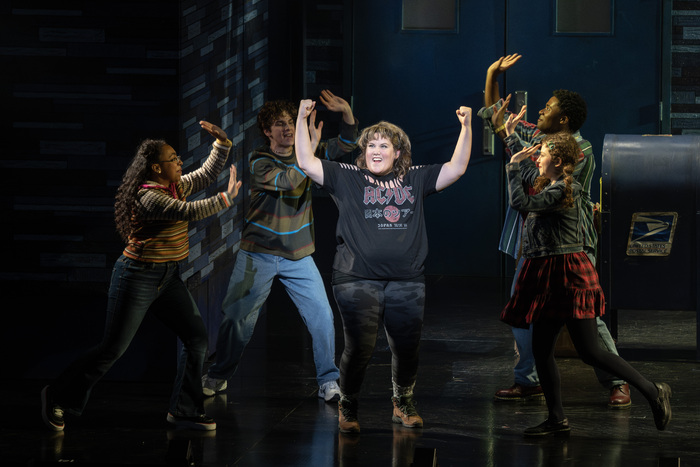 Photo/Video: Carolee Carmello Leads KIMBERLY AKIMBO National Tour Image