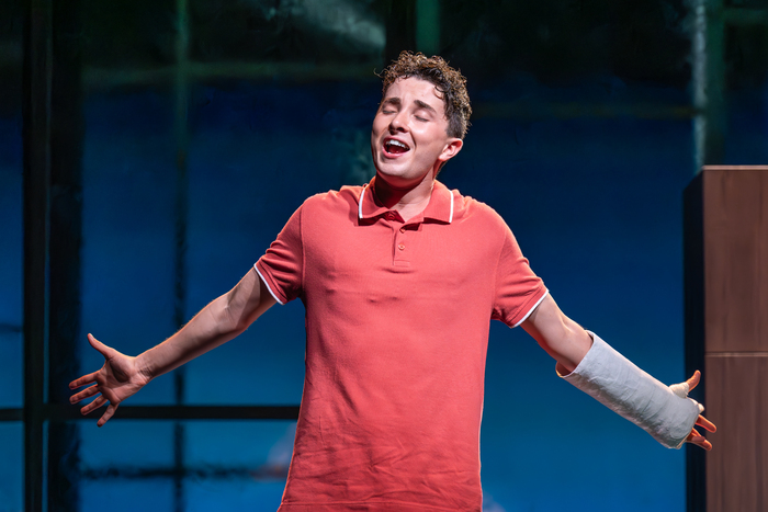 Photos: Further Look at DEAR EVAN HANSEN UK Tour Image