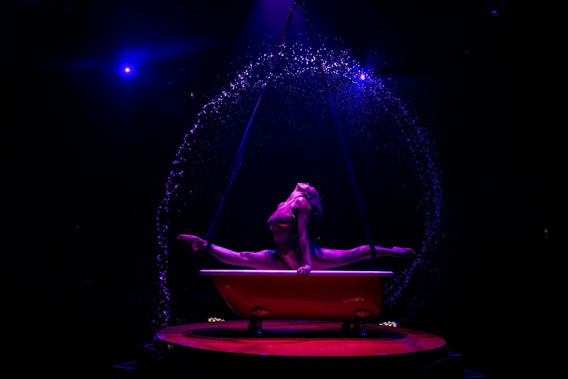 REVIEW: LA CLIQUE Celebrates the 20th Anniversary Of Originating the “Sexy Circus” Genre With An Elegant Evening Of Eclectic Entertainment.  Image