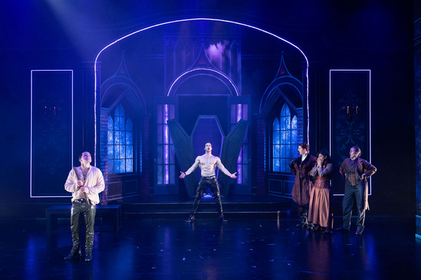 Photos: DRACULA: A COMEDY OF TERRORS at Ensemble Theatre Company Image