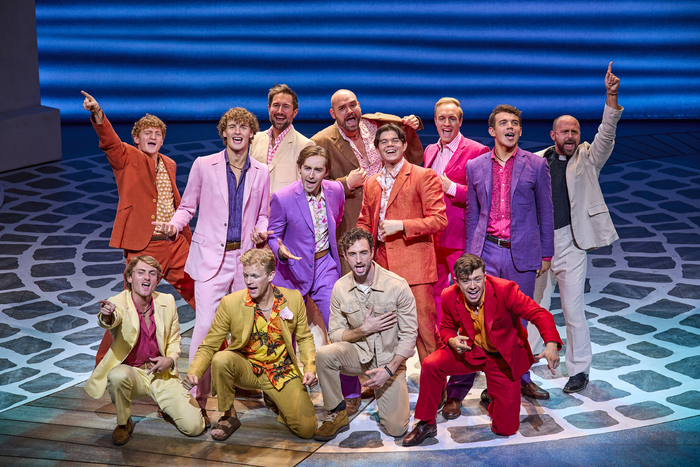 Photos: New Cast Joins MAMMA MIA! in London  Image