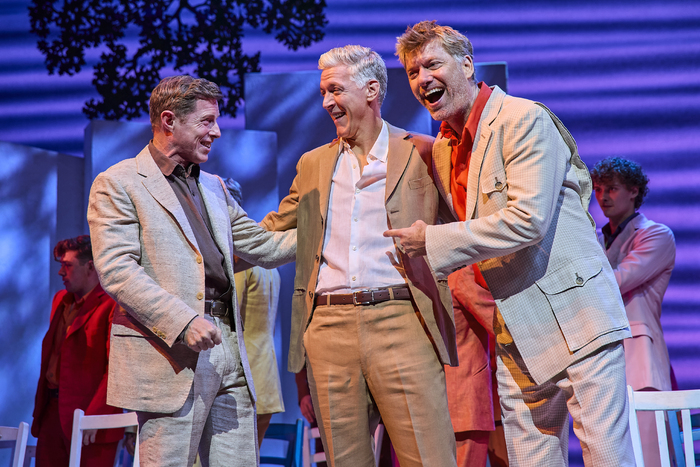 Photos: New Cast Joins MAMMA MIA! in London  Image