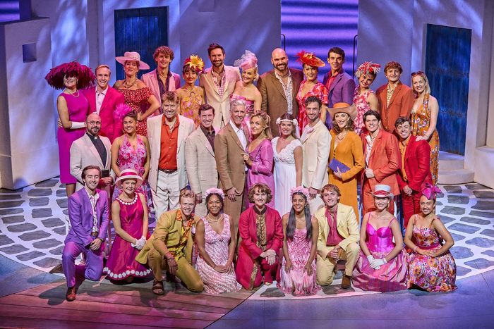 Photos: New Cast Joins MAMMA MIA! in London  Image