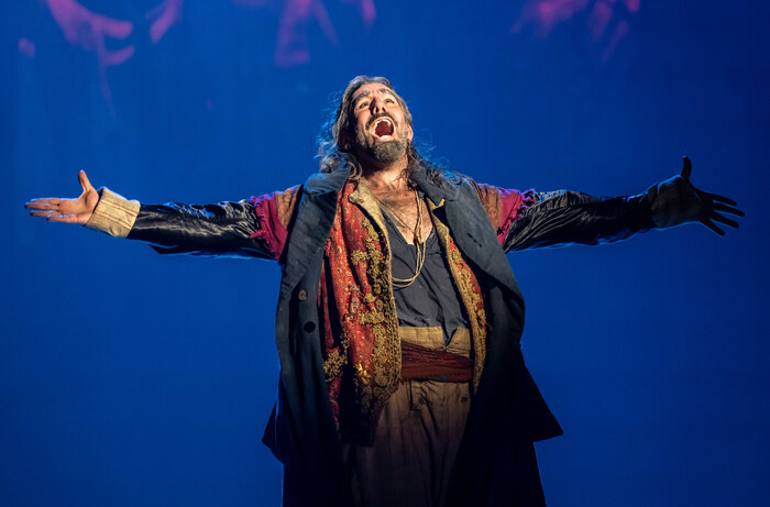 Photos/Video: OLIVER! at the Gielgud Theatre Image