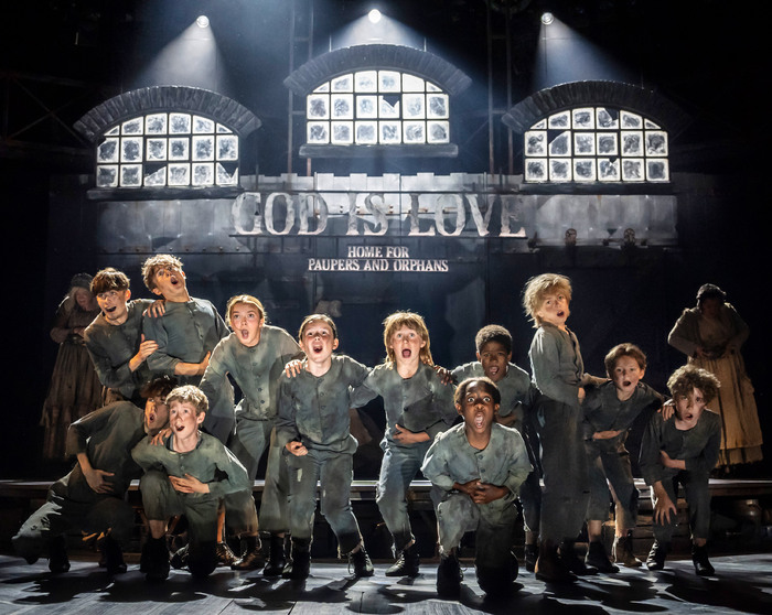 Photos/Video: OLIVER! at the Gielgud Theatre  Image