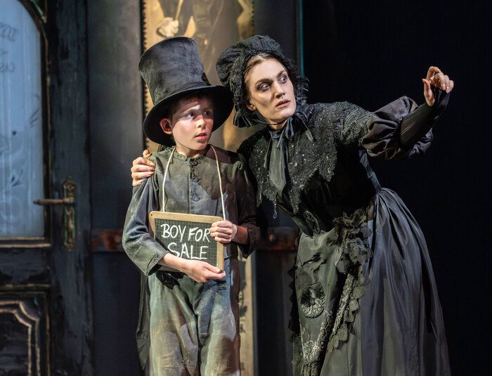 Photos/Video: OLIVER! at the Gielgud Theatre  Image