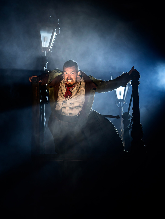 Photos/Video: OLIVER! at the Gielgud Theatre Image