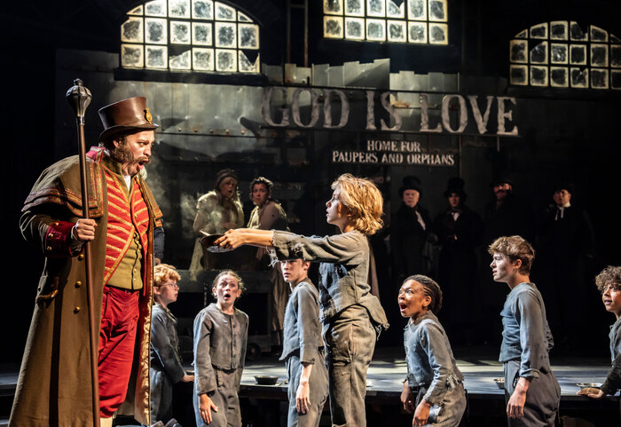 Photos/Video: OLIVER! at the Gielgud Theatre  Image